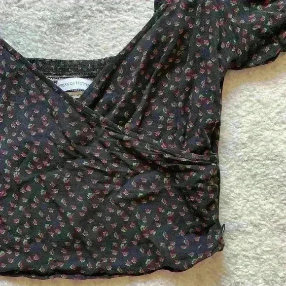 Urban Outfitter Floral Ruched Wrap Top - Picture 4 of 8